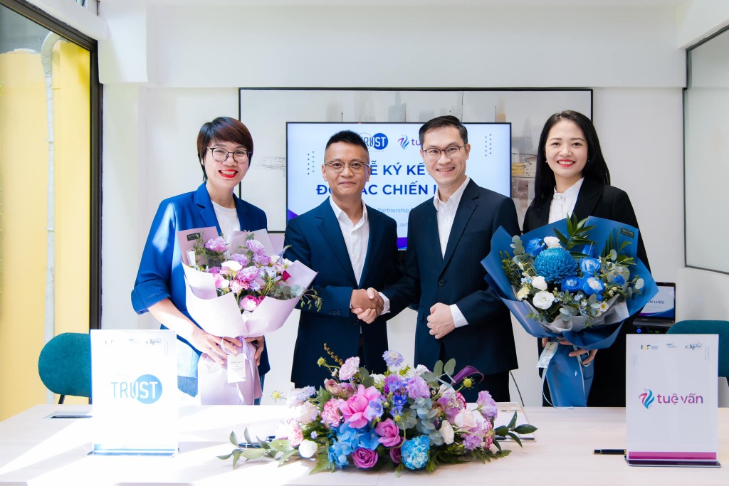 Hợp tác chiến lược 1